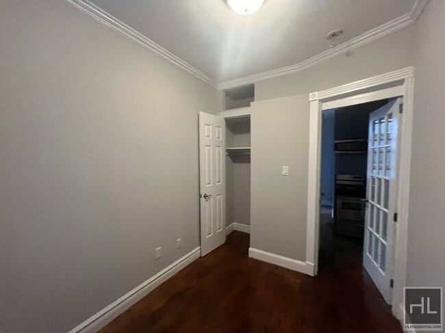 Building Photo - E 35TH ST.