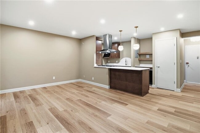 Building Photo - 388 S Main St