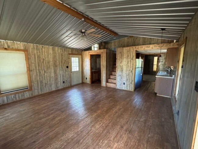 Building Photo - 121 Woodway Acres