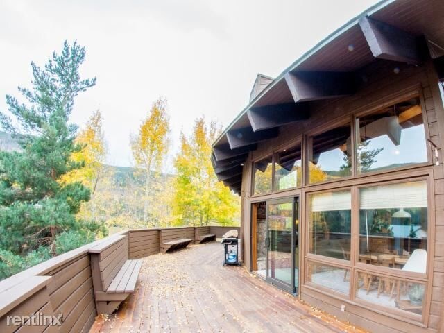Foto del edificio - 2329 Chamonix Ln