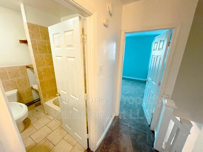 Foto del edificio - 3012 W Garrison Ave