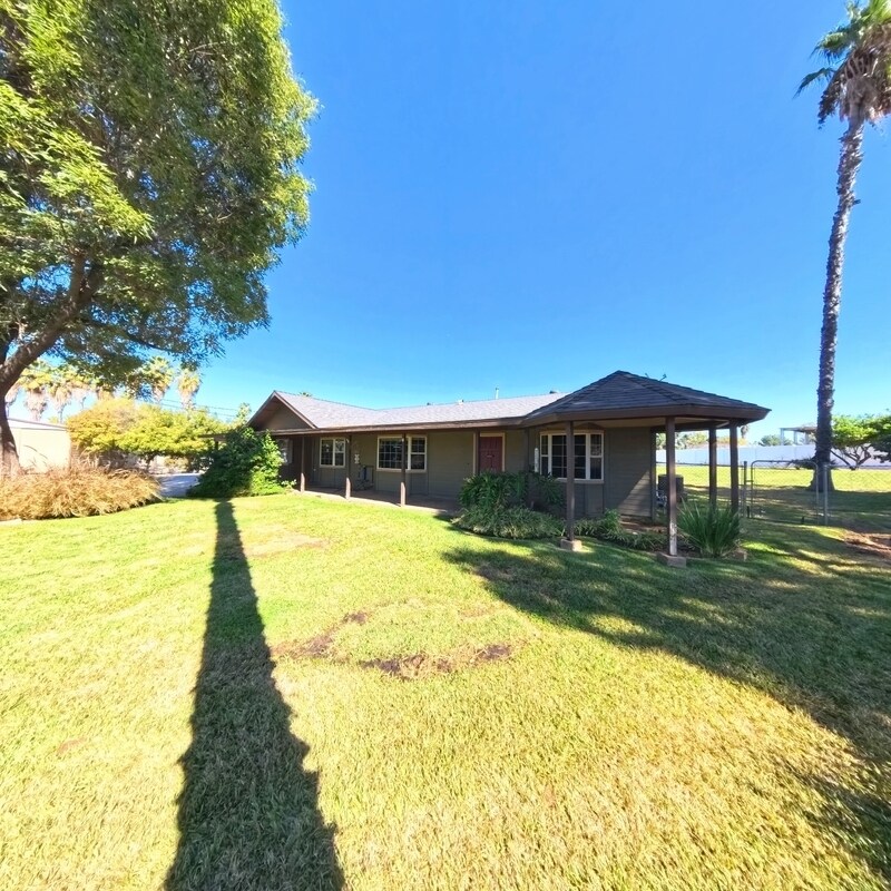 Photo - 18590 Roberts Rd.