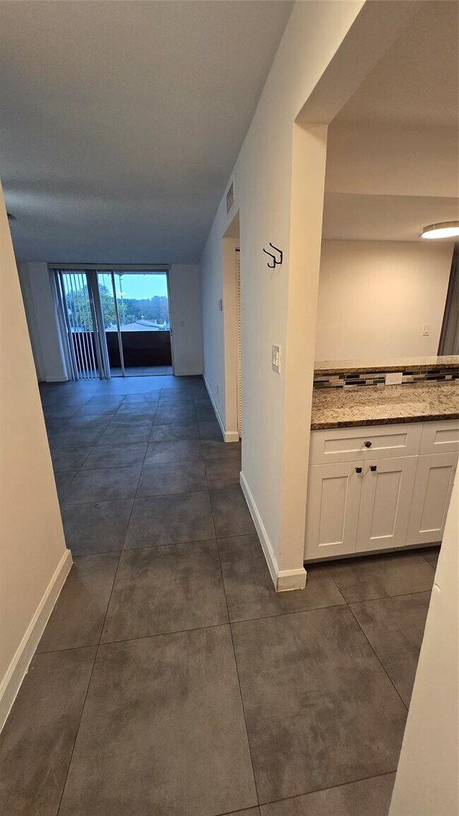 Foto del edificio - 13390 NE 7th Ave