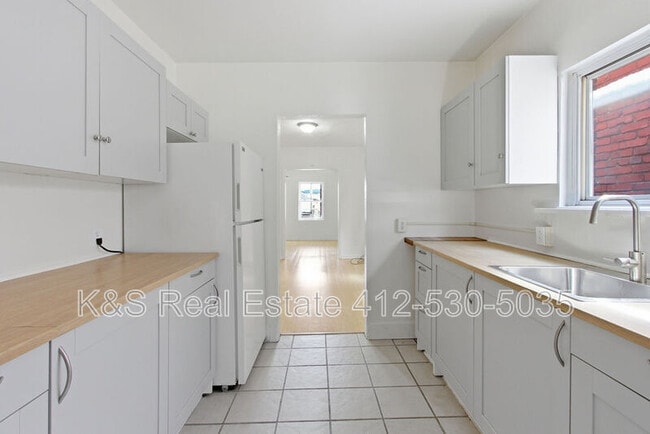 Building Photo - 545 Sixth Street - 2