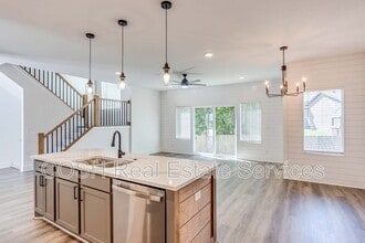 Building Photo - 8537 W 37th St N