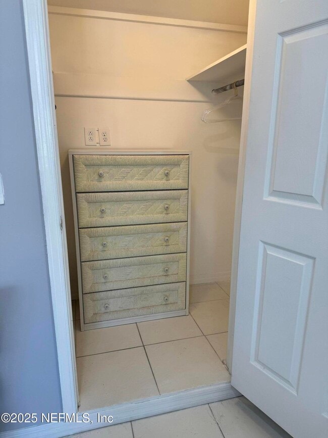 Building Photo - 7826 Bellemeade Blvd S