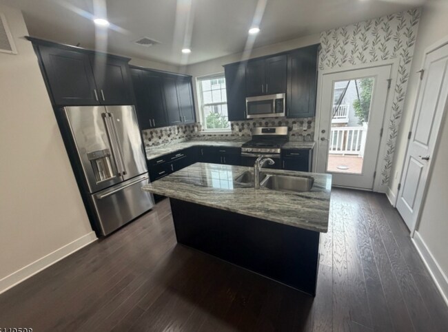 Building Photo - 504 Keenland Ct