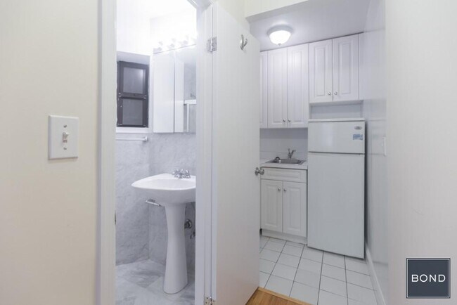 Foto del edificio - 523 E 85th St