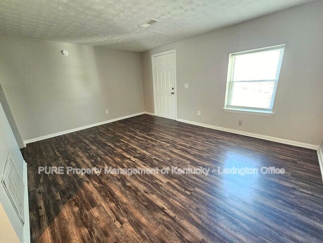 Foto del edificio - 427 Cardwell Ave