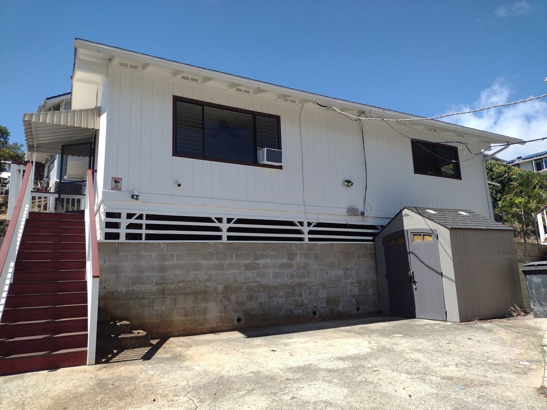 Primary Photo - 2 bedroom 1 bath with Kaimuki ocean view