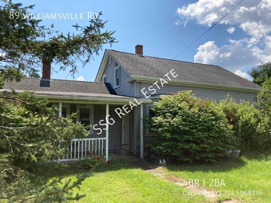 Spacious 4 bedroom Cape in quiet neighborh... House Rental in