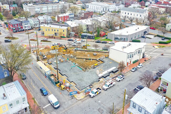 Foto del edificio - 2416 Jefferson Ave