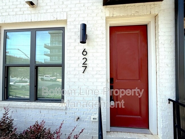 Building Photo - 627 W Tremont Ave