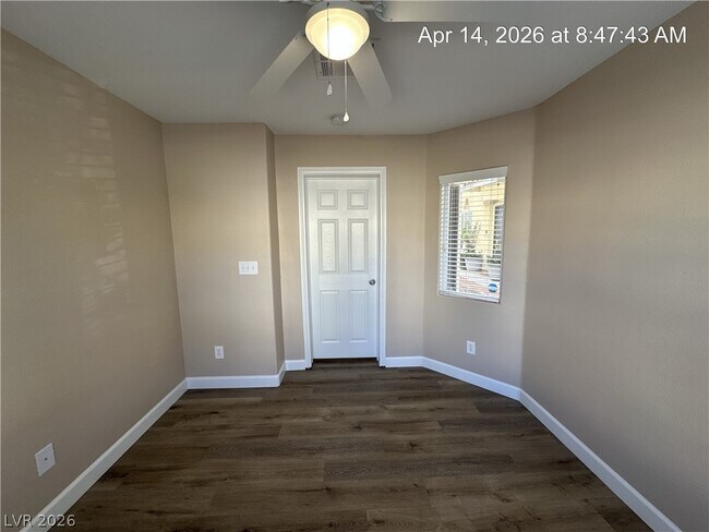 Foto del edificio - 856 Blushing Rose Pl