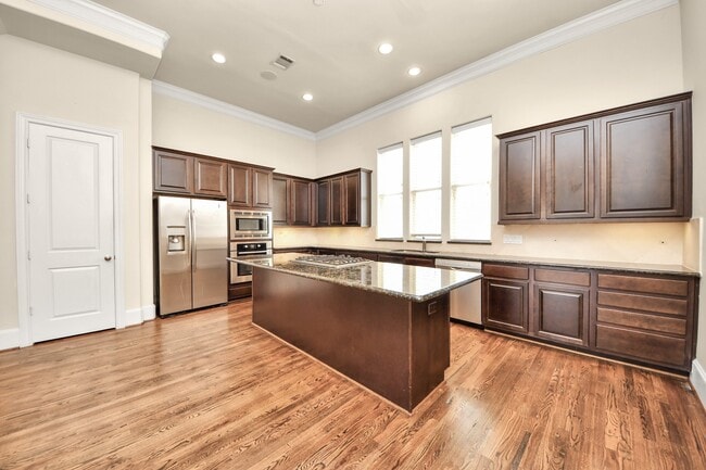Foto del edificio - 210 E 28th St