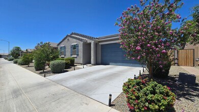 Building Photo - 8820 W Agora Ln