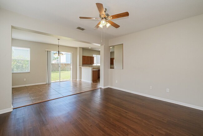 Building Photo - 18832 Sunterra Dr