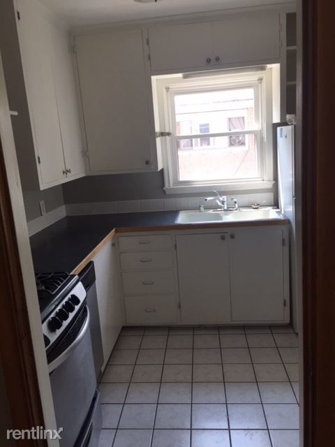 Building Photo - 2 br, 1 bath Apartment - 511 S Loomis Ave