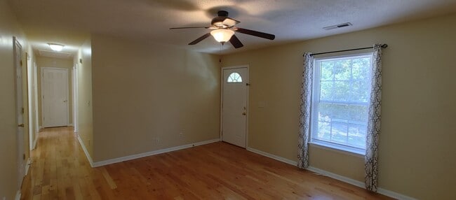 Building Photo - Hixson 3 Bedroom Rental Home!