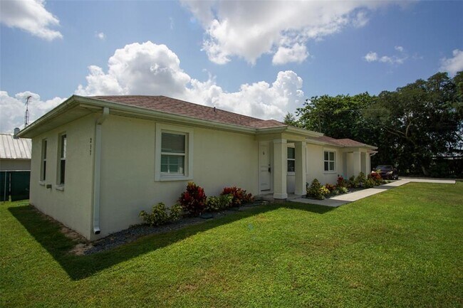 Foto del edificio - 217 Maple St W