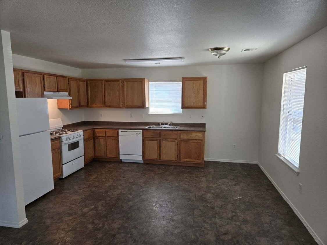 Foto del edificio - 3 Bed 1 Bath in West Tulsa available for i...