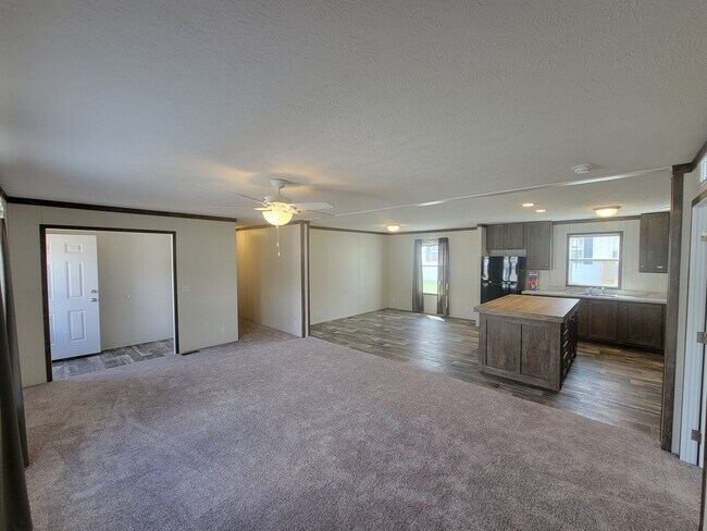 Foto del edificio - 201 McAuliffe Dr