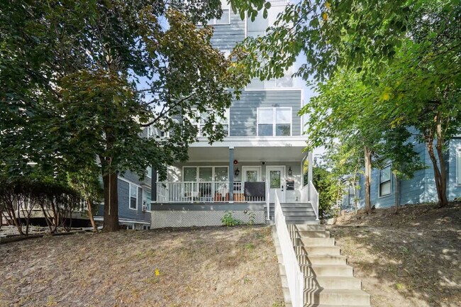 Foto del edificio - 2424 Lyndale Ave S