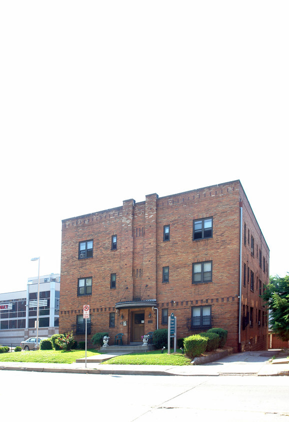 Building Photo - Gracen Court