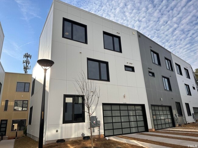 Building Photo - 1112 Nova St