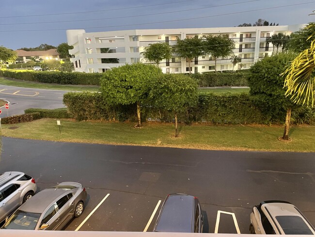 Foto del edificio - 3146 Via Poinciana