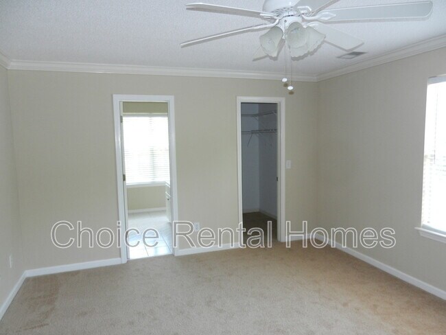 Foto del edificio - 2211 Summer Ridge Dr