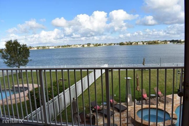 Building Photo - 6 br, 5.5 bath House - 15999 SW 54th Ct