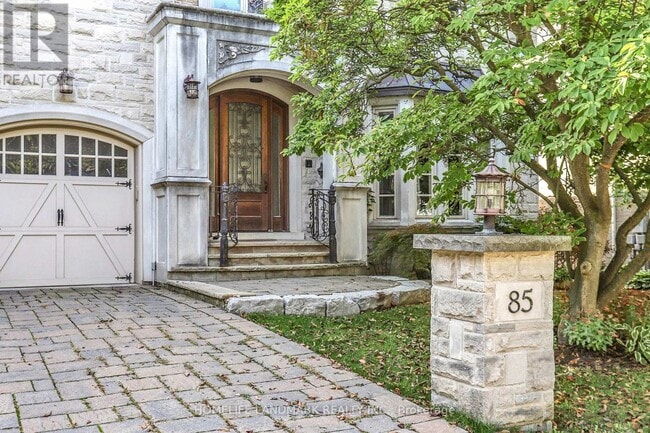 Building Photo - 85 Aldershot Crescent