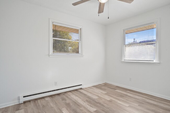 Foto del edificio - 3741 Woodford Ave NW