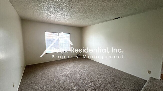 Building Photo - Wonderful Rosemont Area 3bd/2ba House with...