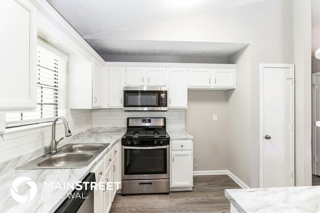 Building Photo - 2635 Wildflower Ln SW