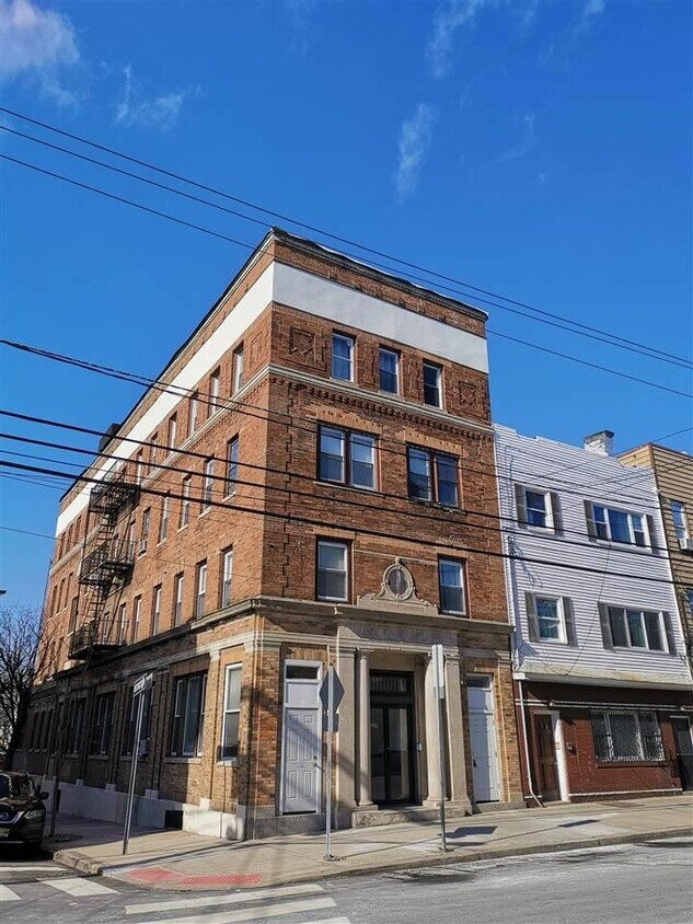 329 Palisade Ave Unit 4, Jersey City, NJ 07307 Condo for Rent in