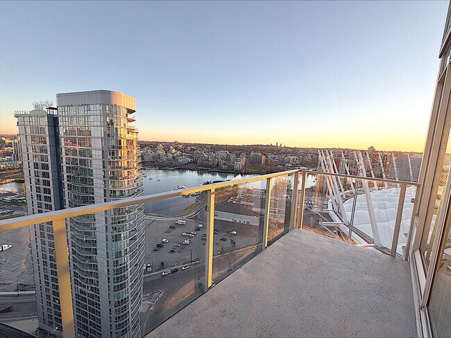 Photo du bâtiment - Aquilini Centre West - 1411