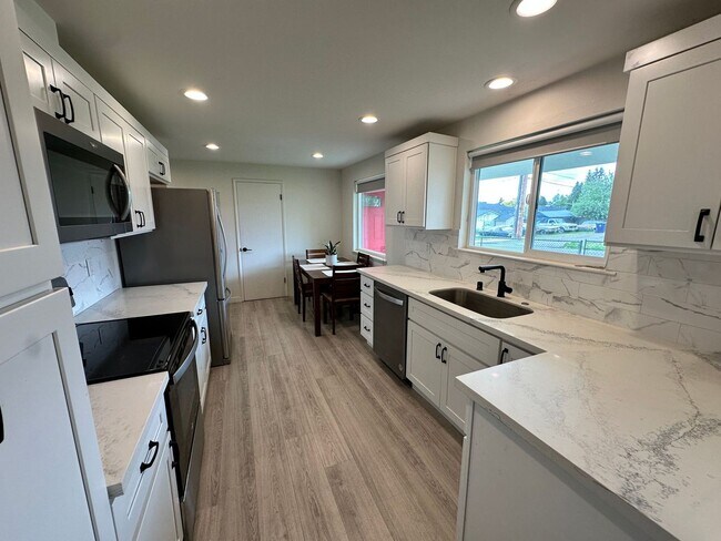 Foto del edificio - Cozy updated 2 bedroom South Tacoma Rambler