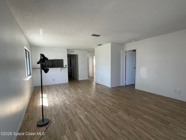 Foto del edificio - 81 Emerald Ct