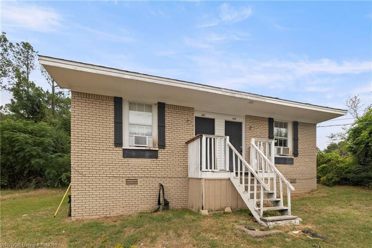 Primary Photo - Franklin St. Duplex