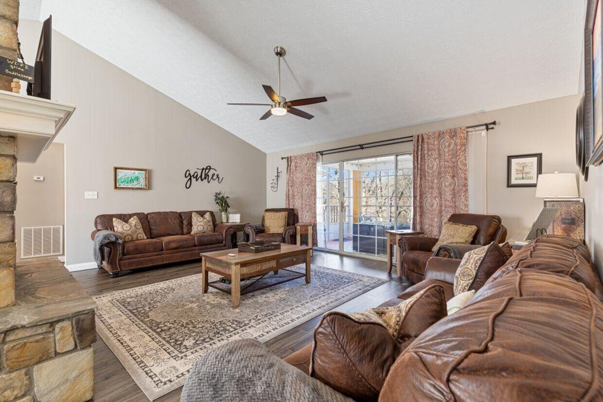 Foto principal - 317 Saddleback Way
