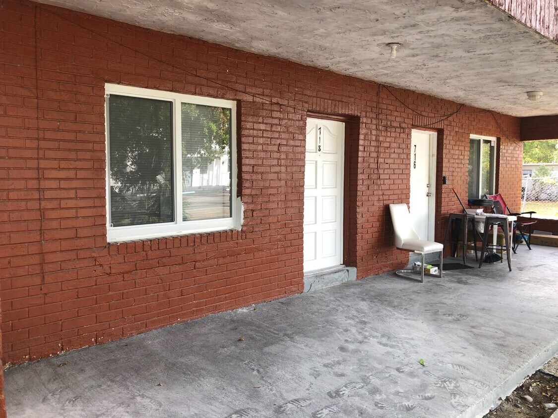 Primary Photo - Large 2-1 duplex
