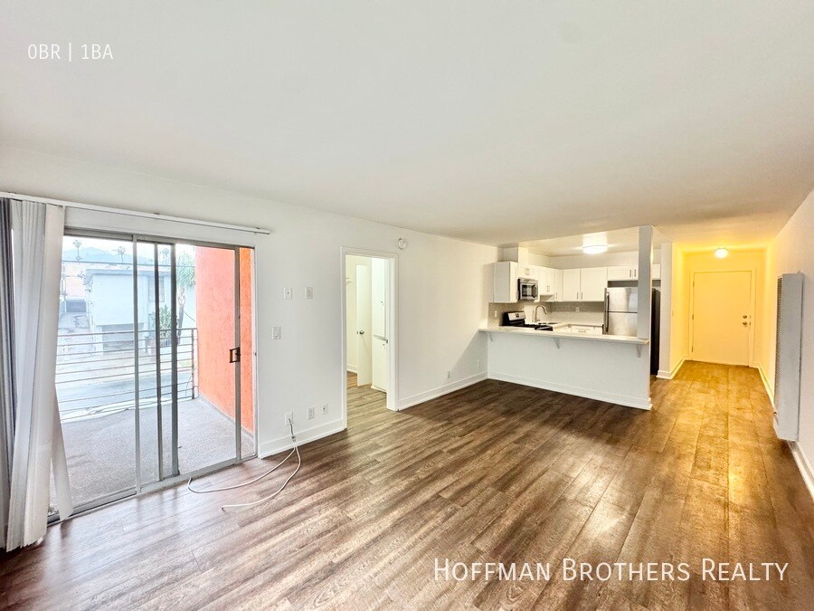 Foto principal - 5128 De Longpre Ave