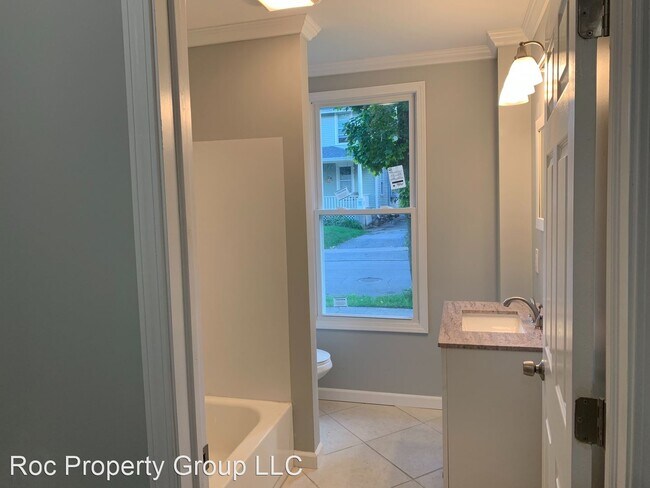 Foto del edificio - 4 br, 3 bath House - 64 Sanford St