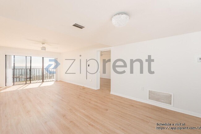 Foto del edificio - 7500 Sunshine Skyway Ln S