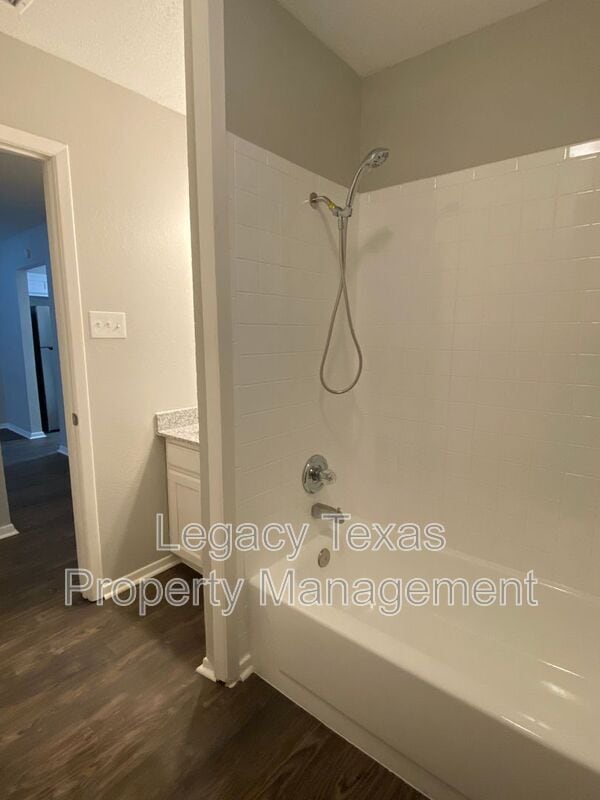 Building Photo - 1302 Berry Dr