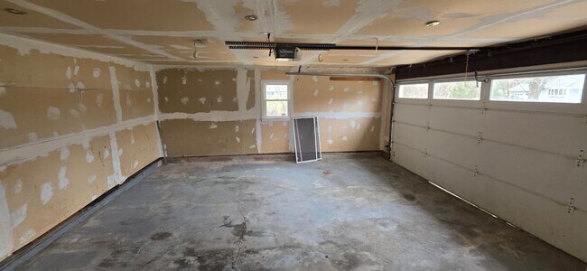 Foto del edificio - Single Family Home in Trumbull for Rent