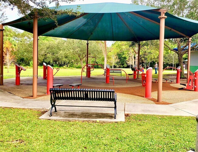 Foto del edificio - 3107 N Palm Aire Dr