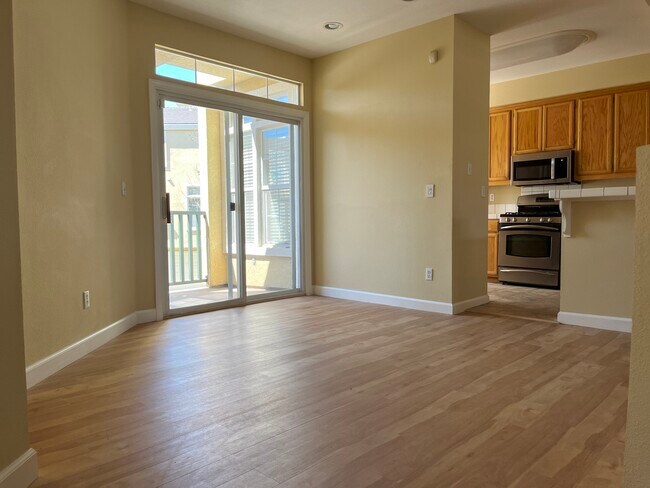 Building Photo - 3586 Fitzsimmons Common